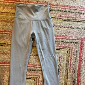Lululemon Wunder Train 25” in Chambray size 4